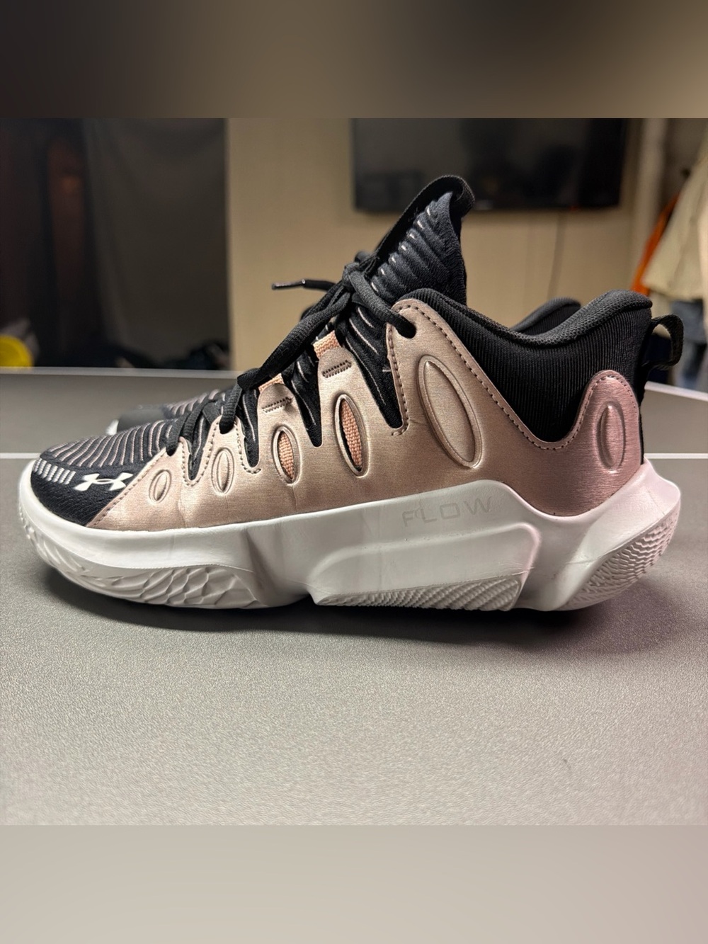 Under Armour Women's 8 Flow Breakthru 4 Basketball Shoes Black Rose Gold A302 - Picture 4 of 9